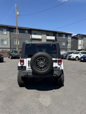 2013 Jeep Wrangler Unlimited Sahara photo 4