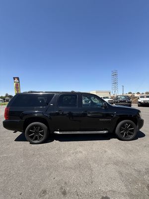 2011 Chevrolet Suburban 1500 LT 4x4 photo 6