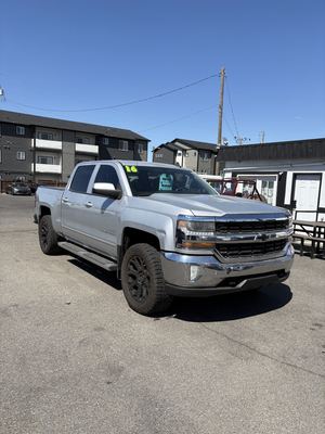 2016 Chevrolet Silverado 1500 LT Crew Cab photo 2