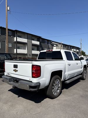 2017 Chevrolet Silverado 1500 LT Crew Cab photo 6