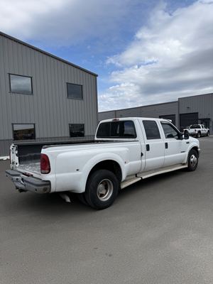 2002 Ford F-350 Super Duty Crew Cab photo 4